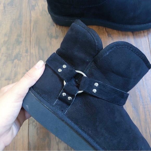 Arizona • faux shearling ankle booties black suede fur harness short low Y2K - Picture 6 of 12
